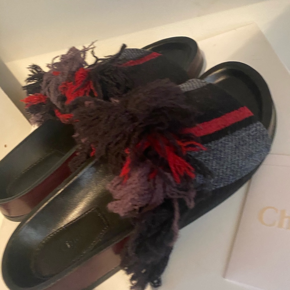 Chloe Slides - Picture 3 of 6